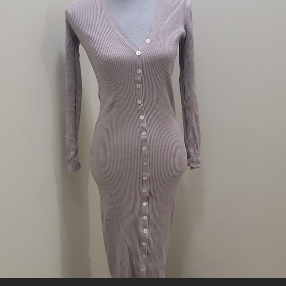 🏷️DYNAMITE Long Sleeve Button-Down Sweater Dress stretchable small to medium - Picture 3 of 8